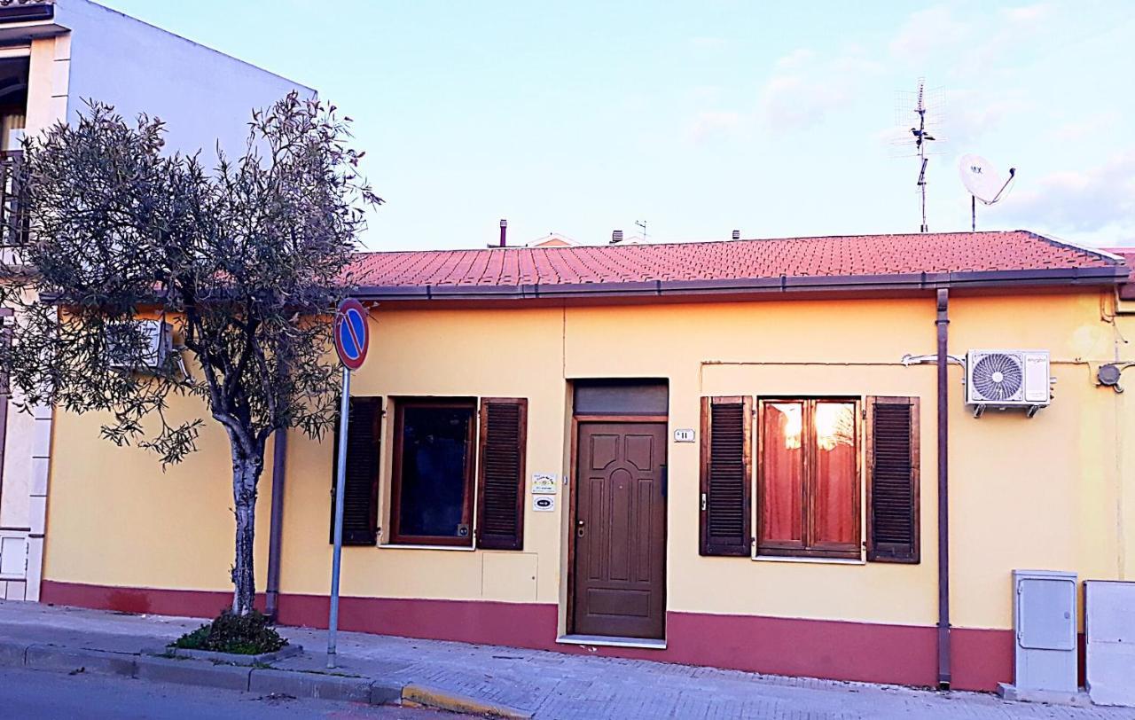B&B Il Cortile Del Sole Olmedo Ngoại thất bức ảnh